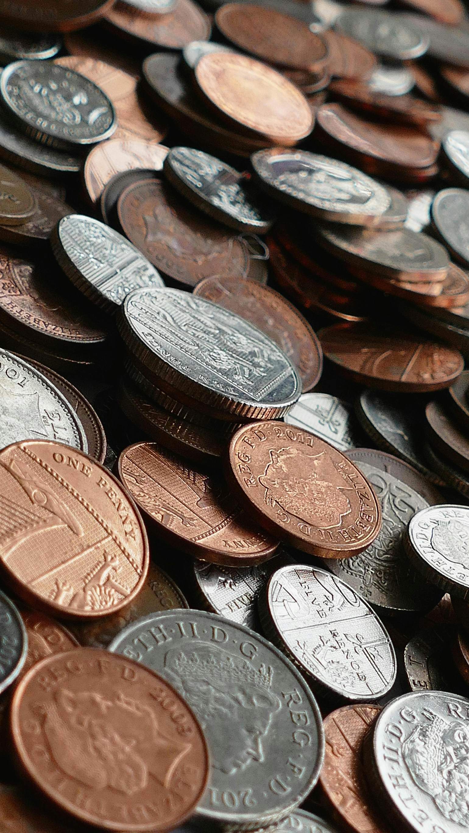 如何理解美黄金和伦敦金的差价？这些差价对投资策略有何影响？